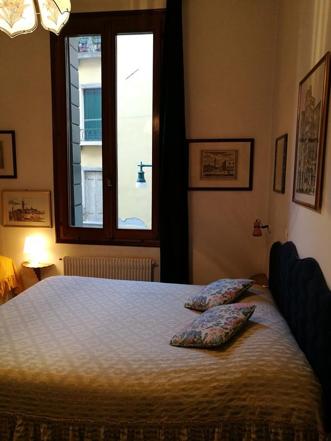 Gasthof Alloggi Scala Del Bovolo Venedig